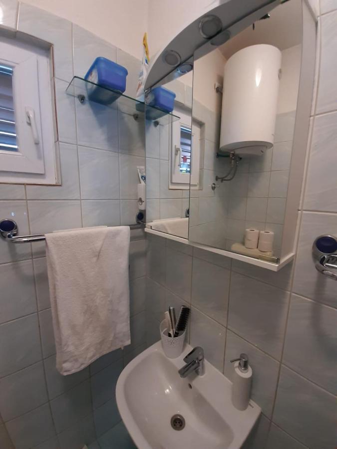 Appartement Kuca Za Odmor Coccoli à Karlobag Extérieur photo